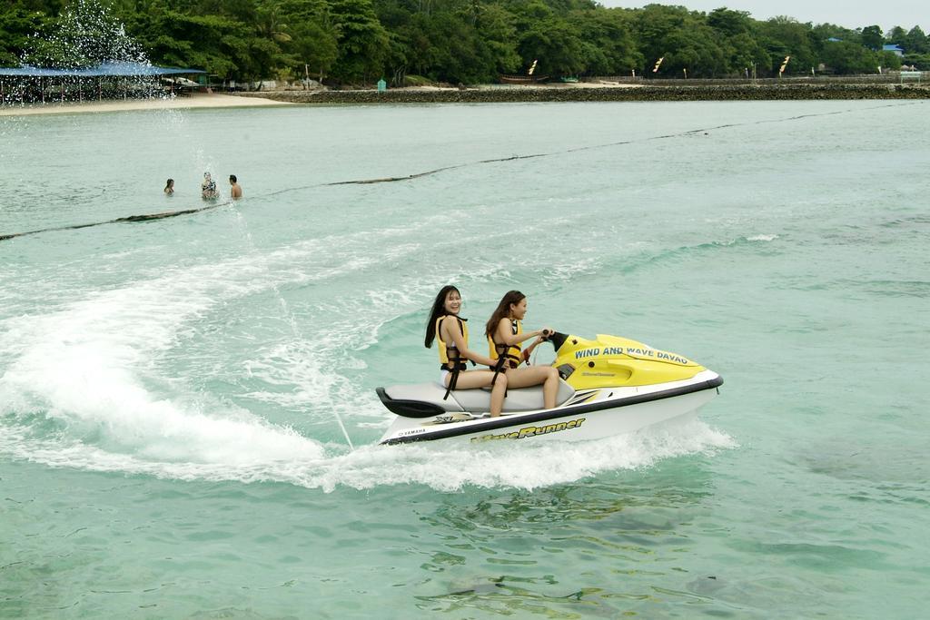 Paradise Island Park & Beach Resort Samal Exterior photo
